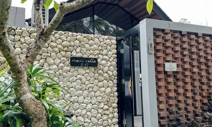 Kampial Villa | Dancing Maxi Villa -3 BR public pool 18nn