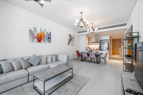 Jumeira 3 House | Daniels 3BR plus Maids Room in Address JBR Dubai Eye View