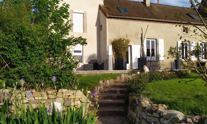 Saint-Remy-en-Rollat House | Dans colombier proche de Vichy parking privé