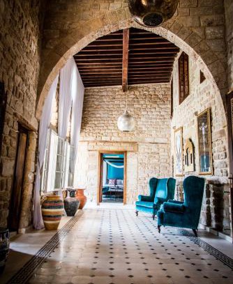 Tyre Bed & Breakfast | Dar Camelia
