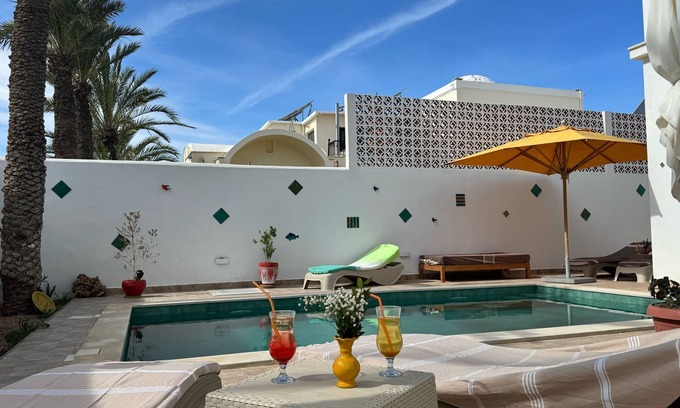 Playa Sidi Mehrez Bed & Breakfast | Dar El Kahina Djerba guest house -Suite Emeraude- located 300m from the beach