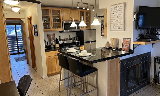 Boulder Condo | Darling, DOWNTOWN Oasis! Walk to EVERYTHING Fun!
