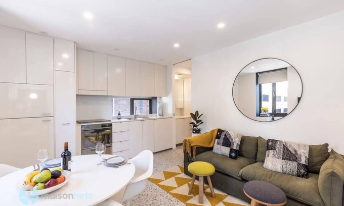 Woolloomooloo Apartment | Darlinghurst Apt W A/C Balcony Only A Walk To CBD