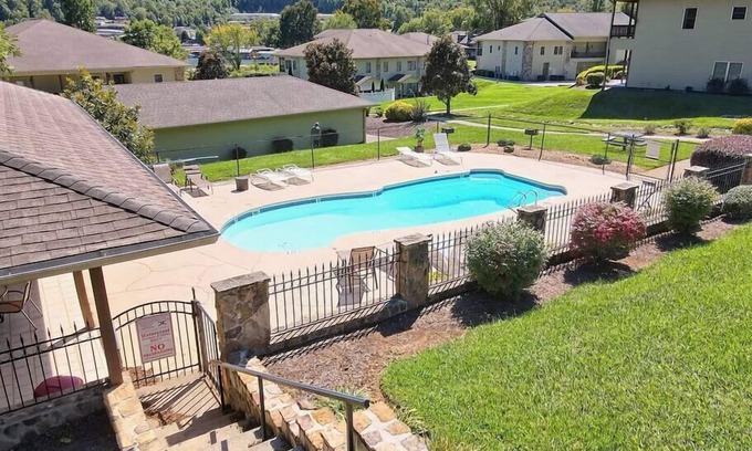 Hiawassee Condo | Day Dreamer - by Chatuge Home Concierge Lake & Mountain Views Condo W/Pool