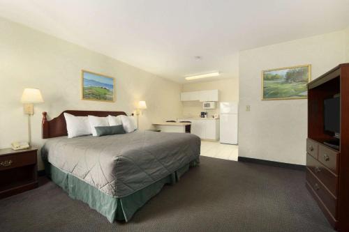 Gracewood Hotel | Days Inn by Wyndham Augusta Fort Eisenhower