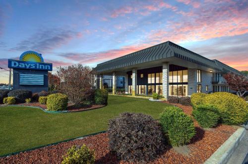 Florence Hotel | Days Inn by Wyndham Florence/I-95 North
