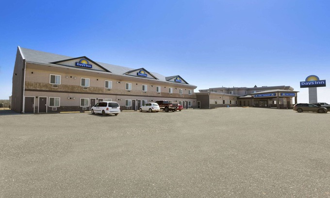 High Level Hotel | Days Inn by Wyndham High Level