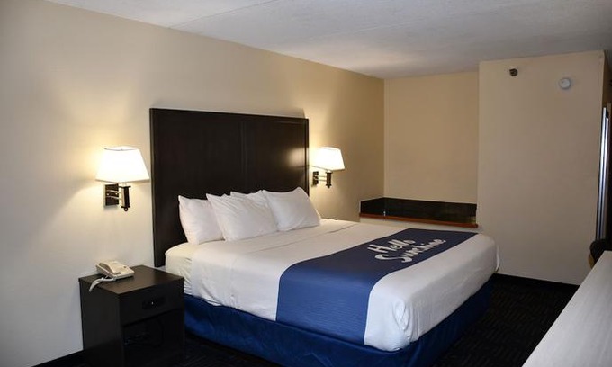 Mounds View Hotel | Days Inn by Wyndham Mounds View Twin Cities North