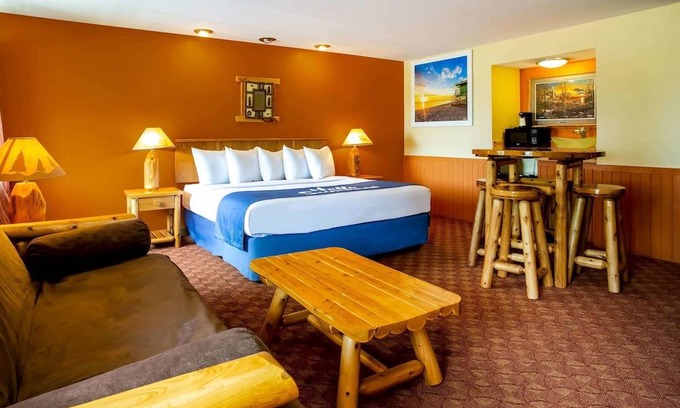 Stevens Point Hotel | Days Inn & Suites by Wyndham Stevens Point