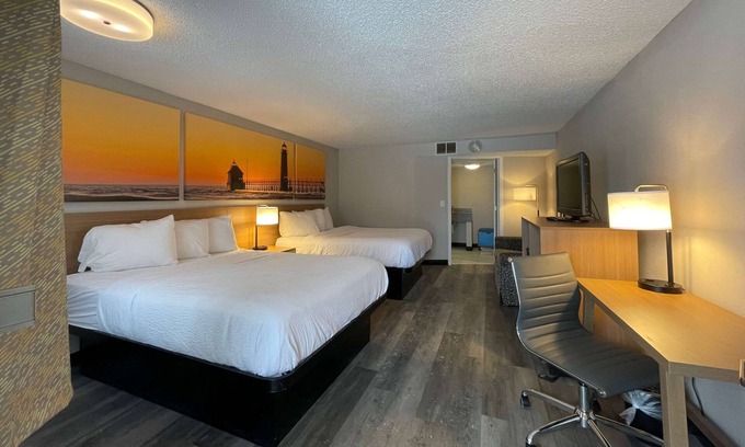 Port Huron Hotel | Days Inn & Suites by Wyndham Port Huron