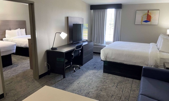 Tahlequah Hotel | Days Inn & Suites by Wyndham Tahlequah