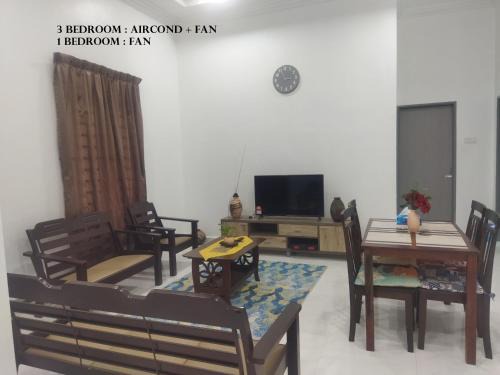 Kampung Gong Badak House | De Asfa Homestay