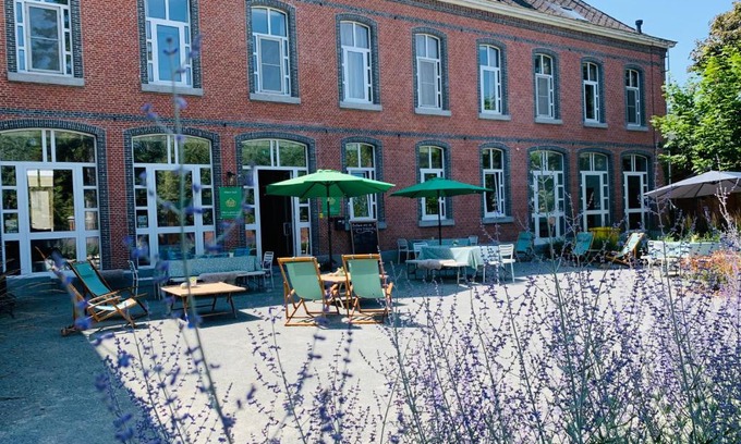 Uccle Hotel | De Lotuspoort met Mihr's B&B in de Abdij van Bornem