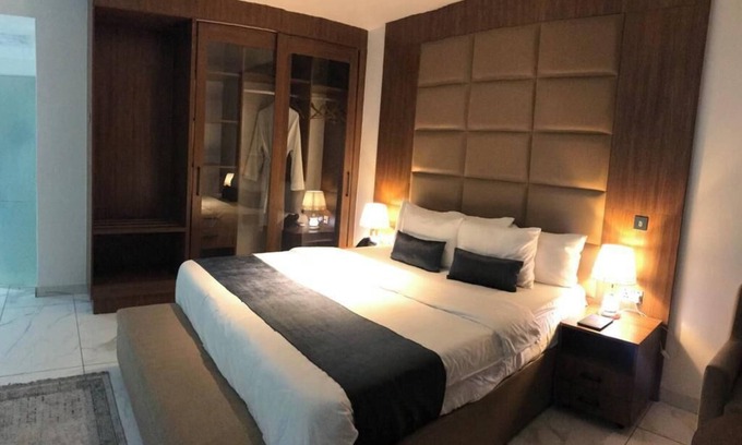 Port Harcourt Hotel | De Palms Hotel Port Harcourt