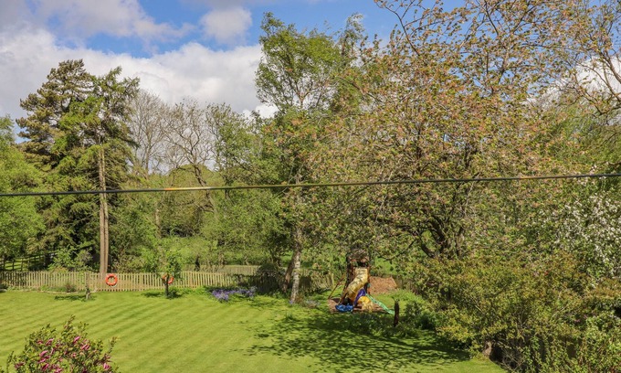 Chapeltown Cottage | DEAN MEWS, family friendly, character holiday cottage in Horsforth