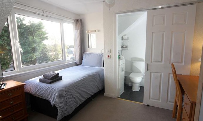 Kilmarnock House | Dean Park Guest House