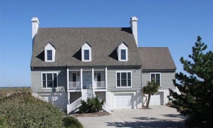 Debordieu Colony House | Debordieu Beach Front Traditional Home-located at 1415 Debordieu Blvd.