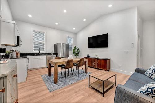 Siloam Springs House | Decca's Guesthouse