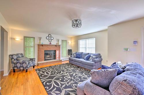 Tobyhanna House | Deck and Backyard Tobyhanna Family Home