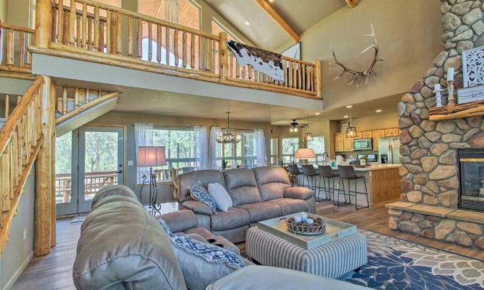 Sierra Pines House | Deck, Grill and Fire Pit Spacious Show Low Hideaway
