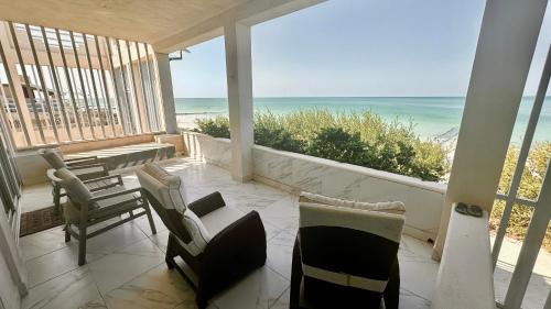 Chelem Apartment | Deco Beach Villa 1 Beachfront