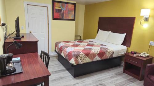 Laurentian Hills Hotel | Deep River Motel