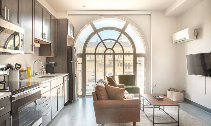 Westown Apartment | Deer District Studio Apt JC1 - One Block from Fiserv and Baird
