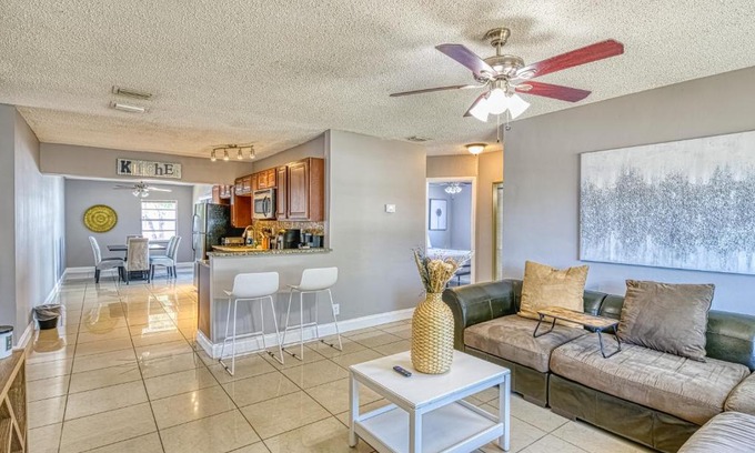 Deerfield Beach House | Deerfield Delight