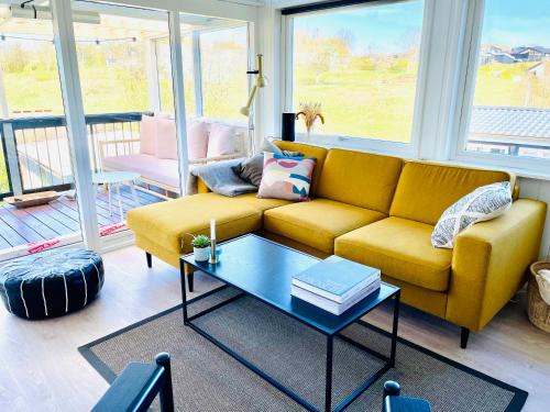 Hjarbæk House | Dejligt sommerhus med udsigt over fjorden