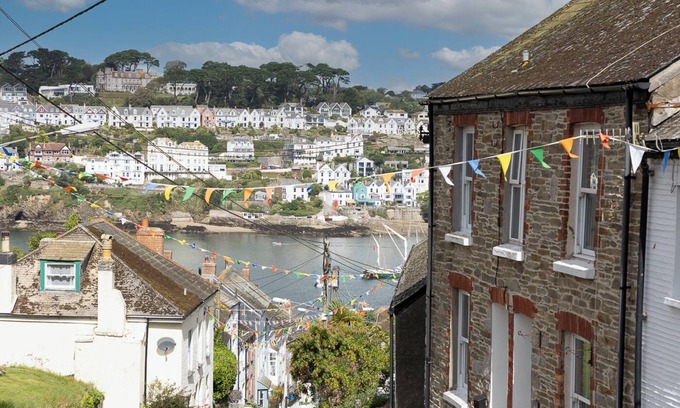 Polruan Cottage | Delightful 2 bed character cottage in Polruan with river views.