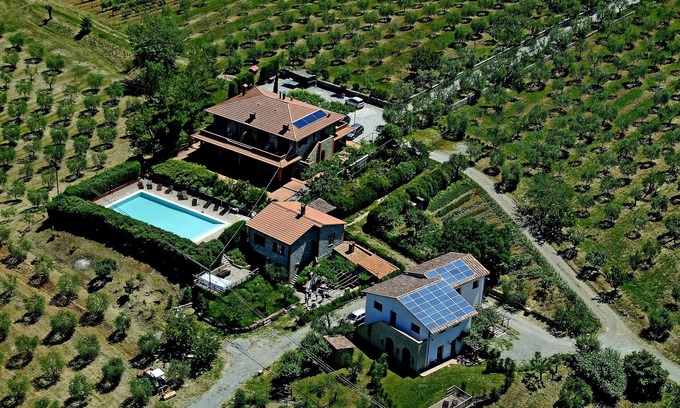 Montegabbione House | Delightful casale on the ground of organic farm