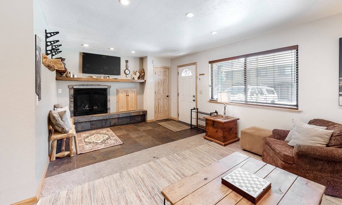 Lake Forest Condo | Delightful Home w/ Free WiFi & a Gas Fireplace - Minutes From the Lake & Skiing