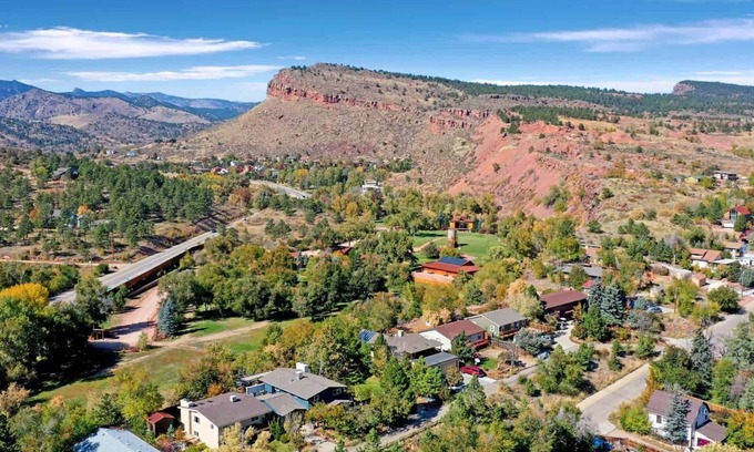 Lyons Apartment | Delightful, newly-built 1-bedroom apartment in Lyons!