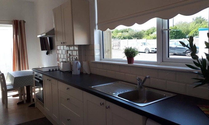 Ashbourne Apartment | Delphi Cottage