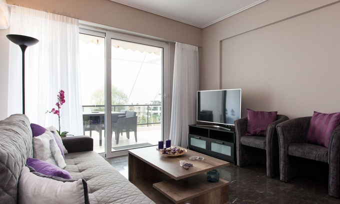 Voula Apartment | Deluxe 2 bdrm apartment in Voula