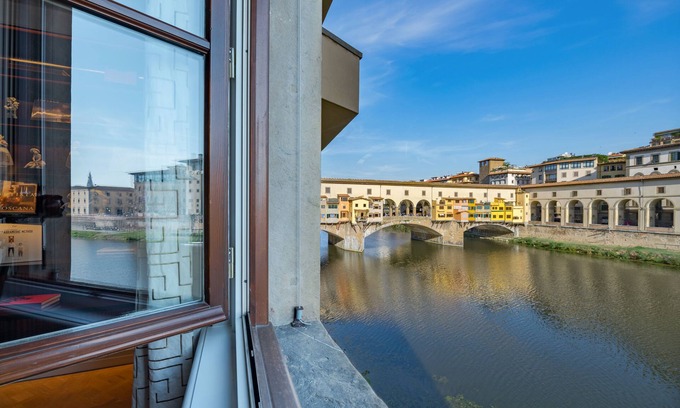 San Niccolo Apartment | Deluxe 2 Beds/baths with picturesque panoramic views on iconic Ponte Vecchio