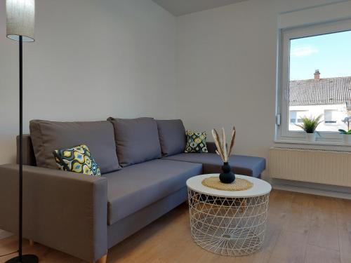 Oberkochen Apartment | Deluxe Apartment 3 P I 2 SZ I Balkon I Küche in Oberkochen - Hensold, Zeiss fußläufig
