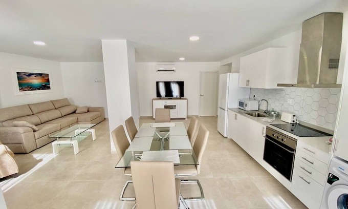 Benidorm Centro Apartment | Deluxe Apartment with 2 bedrooms, 3 min. to the beach