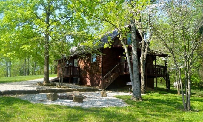 Eckerty Cabin | Deluxe Cabin 17 with Jacuzzi Tub Located on Patoka Lake in Southern Indiana