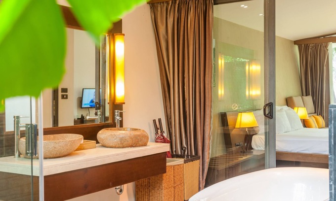 Phuc Yen Villa | Deluxe Hilltop Villa in Flamingo Dai Lai Resort