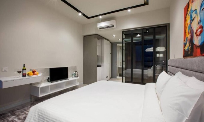 Malaysian Police Training Centre Apartment | Deluxe King Suite with Twin Tower View 29