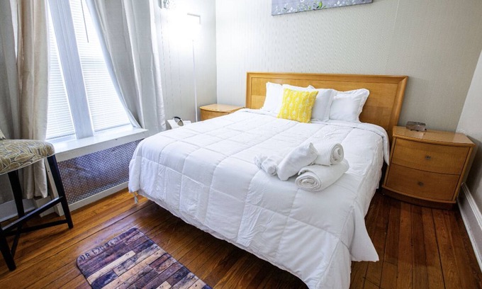 Waterbury Apartment | Deluxe Master Stay. Office Space. Close To All Essentials & Highways.