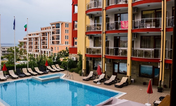 Rusalka Apartment | Deluxe Sea View Suite With Pool Minutes To Beach