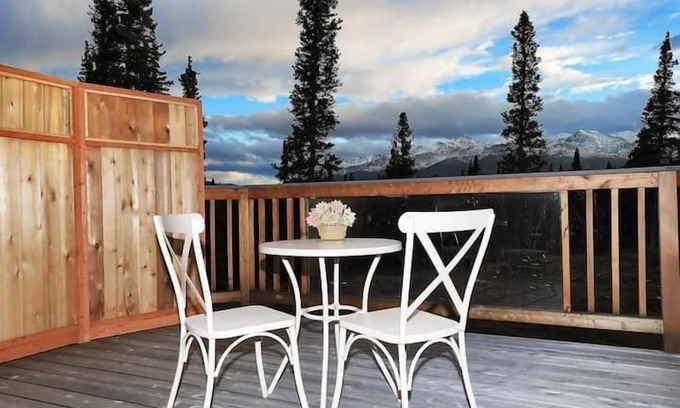 Healy House | Denali King Suite with Amazing Views!