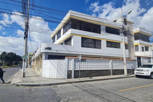 Latacunga Apartment | Departamento Amplio con todo lo necesario