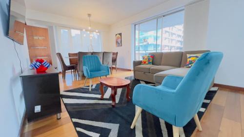 La Carolina Apartment | Departamento de lujo 3 dormitorios, 5 camas, 1 sofá cama, 11 personas, con terraza abierta, wiffi y parking free