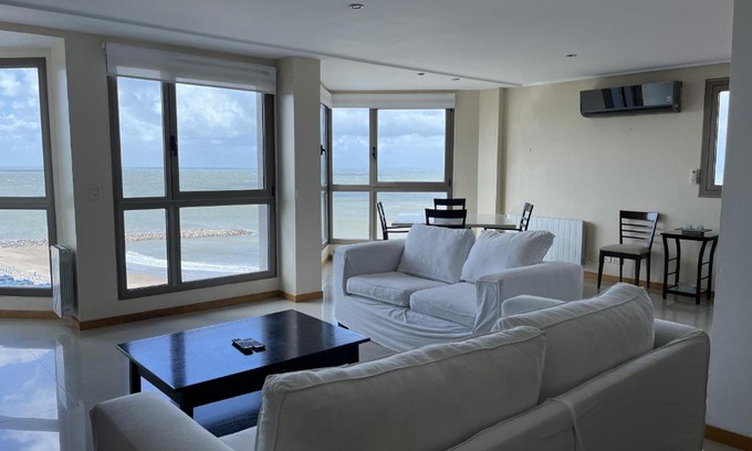 Mar del Plata Apartment | Depto Falucho - Vista al mar Playa Varese 5Px - Hola Sur