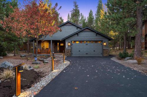 Three Rivers House | Deschutes Riverhaus - Meredith Lodging