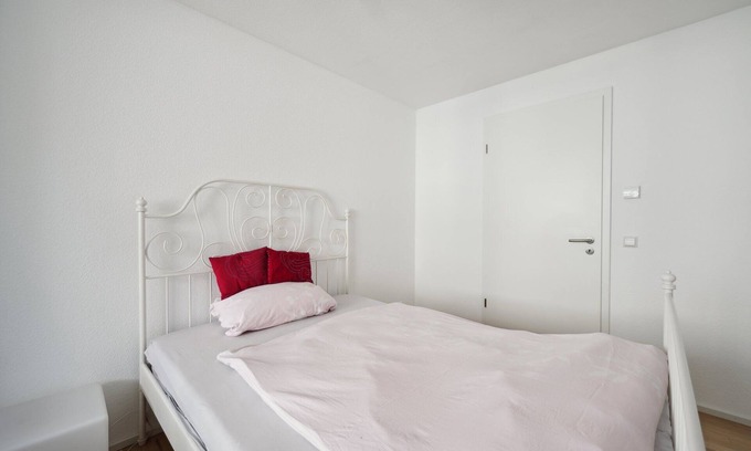 Boeblingen Apartment | Design 3 Room Apart. BAUHAUS I Balcony I Centre BB I Family & Pet I Homeoffice I
