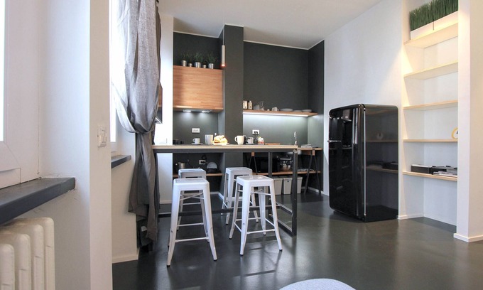 Milan Apartment | DESIGN LOFT next to Metro, Fair, Hospital - Fast wi-fi